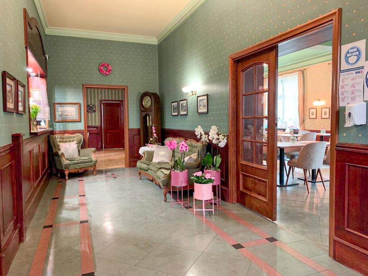 Villa Antica Kudowa-Zdrój Buitenkant foto